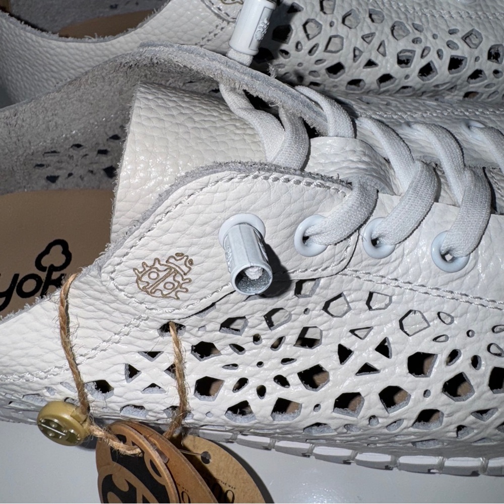 Yokono‎ Leather Laser Cut Sneakers White Women’s Size 41 - Picture 11 of 16